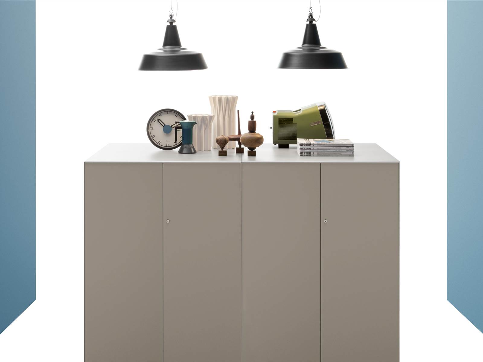 Schrank mit offenem Fach
