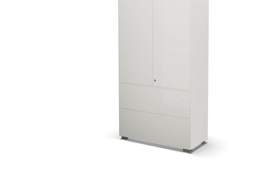 Cabinet with hinged doors