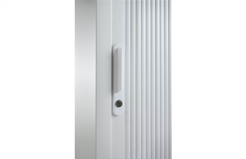 Armoire avec porte à rideaux design Takiro Yuta