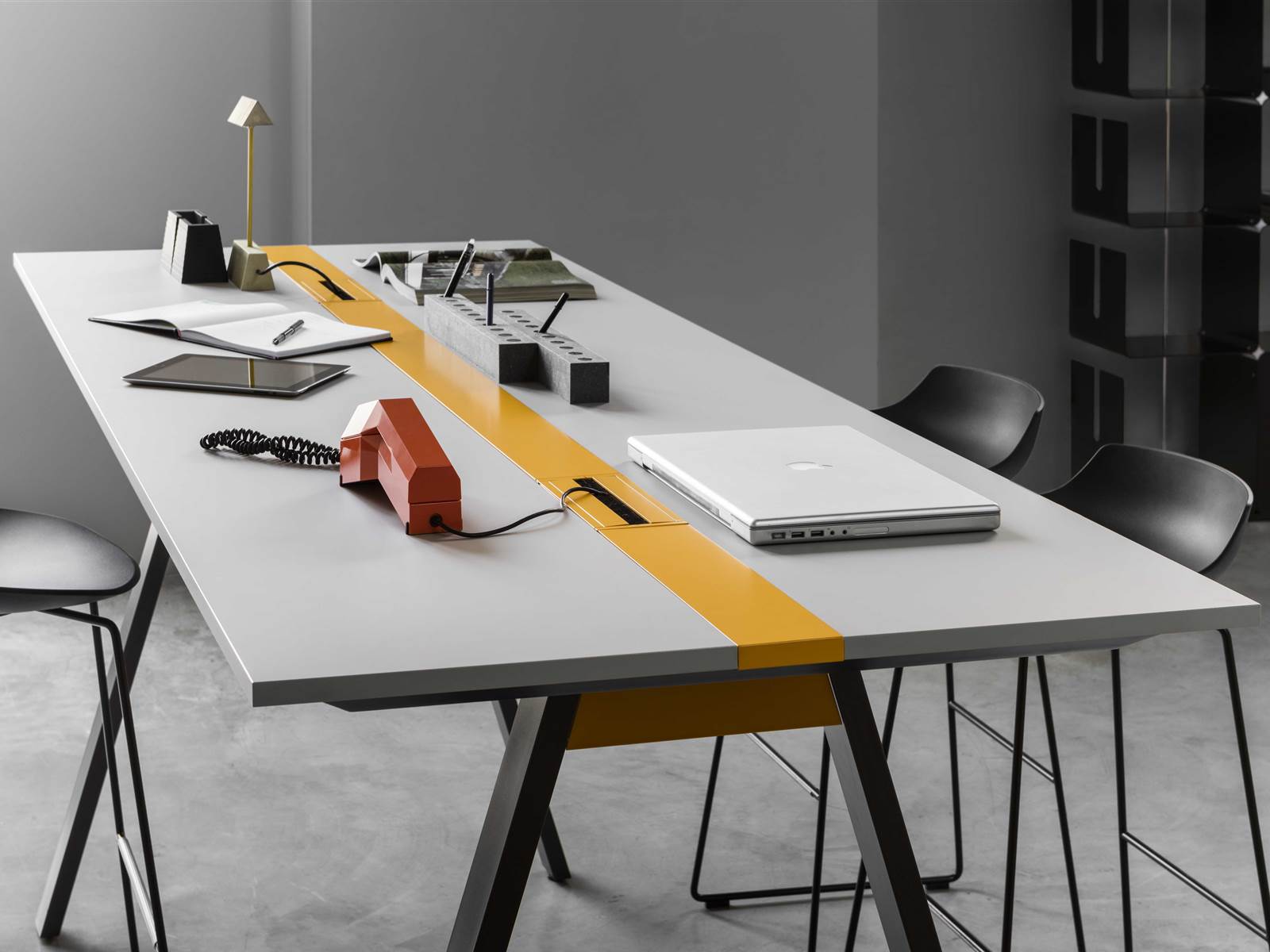 TSHARE - High Table