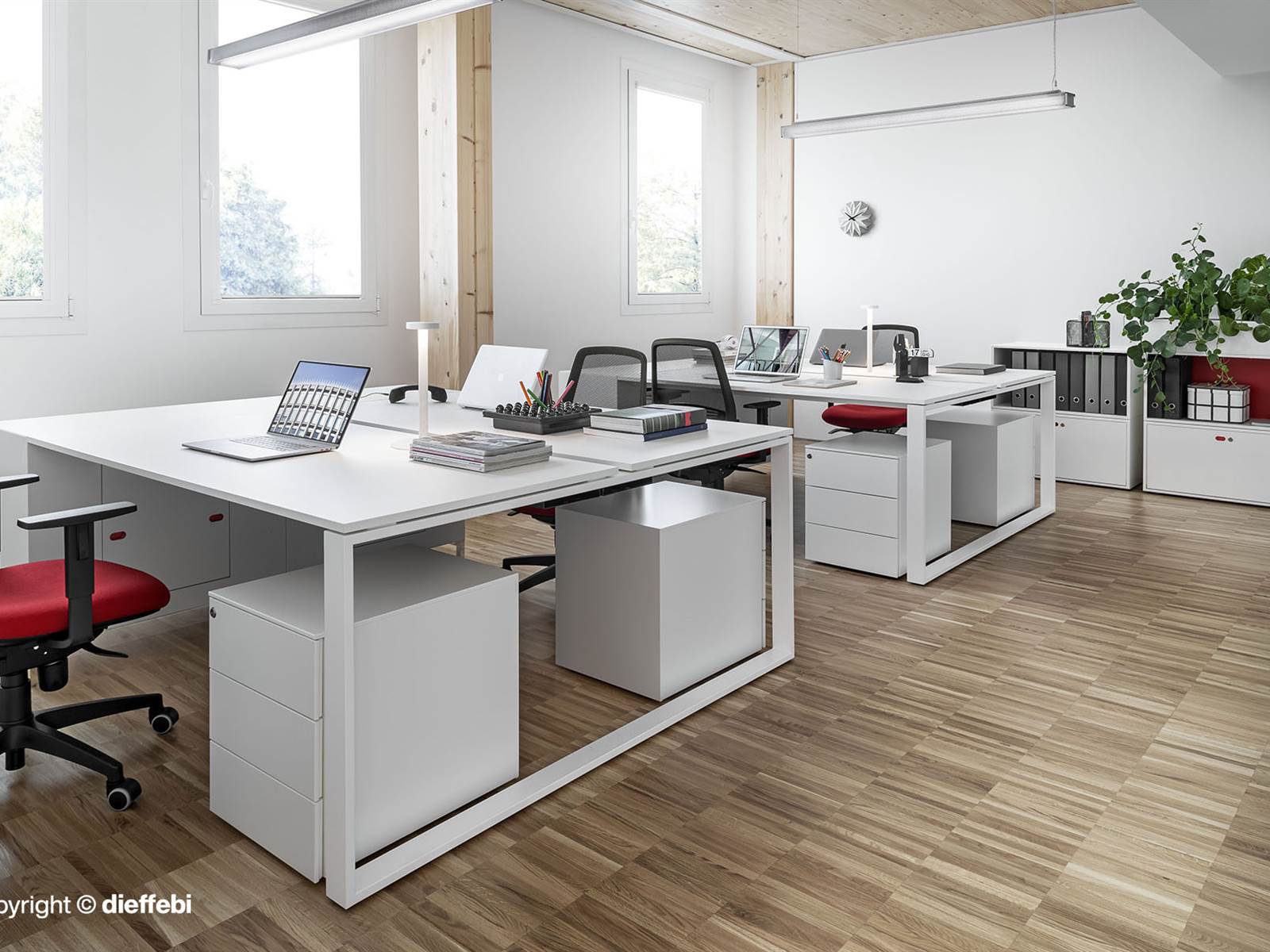 Quadro Desk